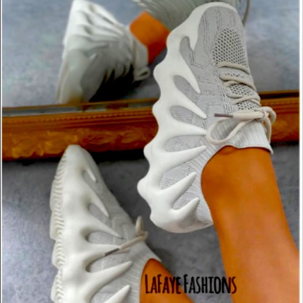 CASUAL SPORTS KNITTING SOFT COCONUT SHOES (new, never worn)